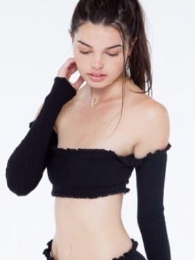 ARE YOU AM I Tiiu Top Black Ribbed Off-Shoulder Long Sleeve Crop Top